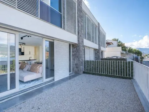 Prodaja, kuća, 84m², Tivat, Crna Gora - image 9