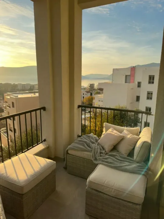 Rent, two bedroom apartment, 71m², Tivat, Crna Gora
