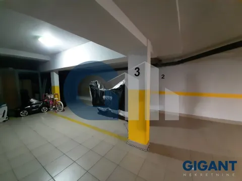 Sale, parking/garage, 11m², Denkova Basta, Zvezdara Sve Podlokacije