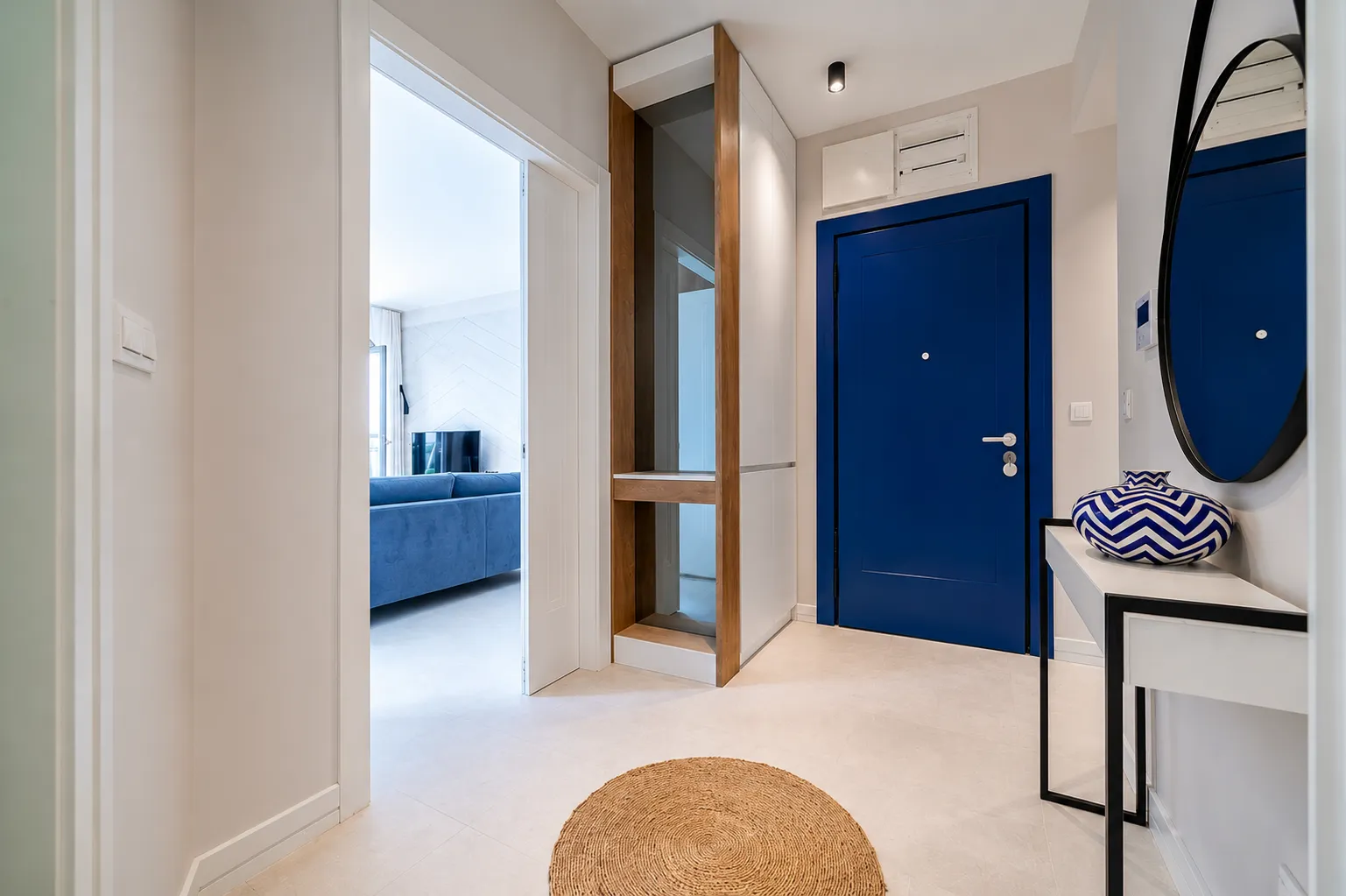 Izdavanje, dvosoban stan, 102m², Porto Montenegro, Tivat