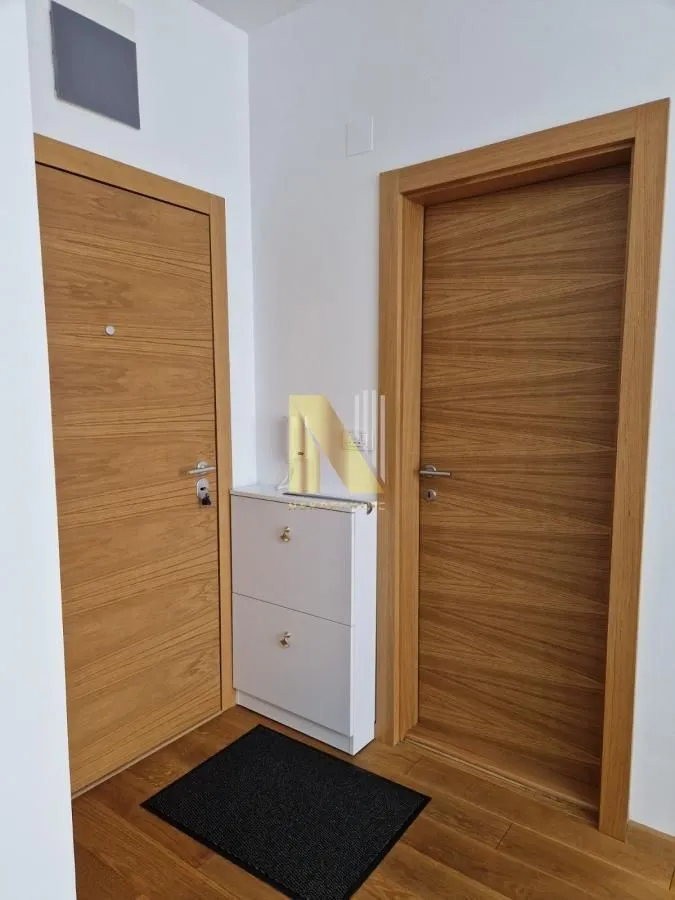 Izdavanje, jednosoban stan, 34m², Centar, Novi Sad