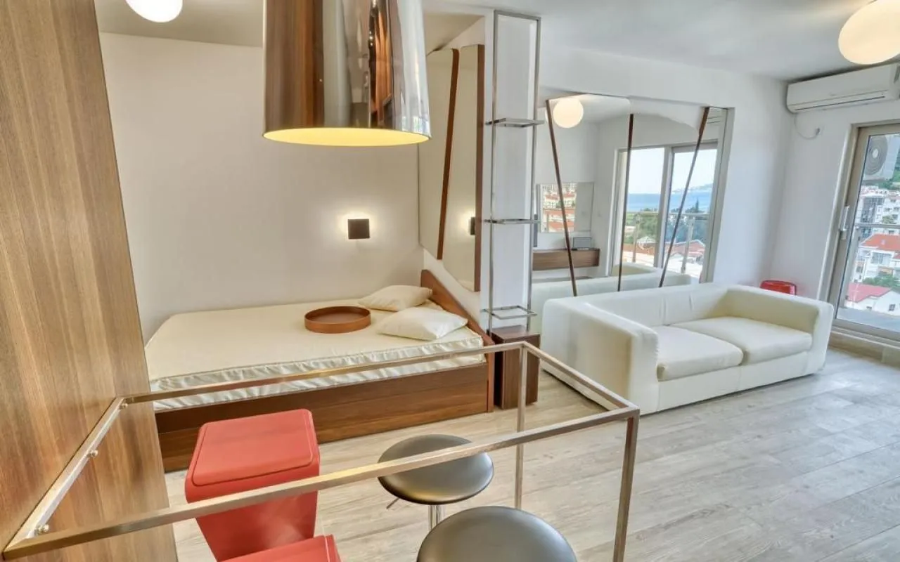 Rent, studio apartment, 33m², Budva, Crna Gora