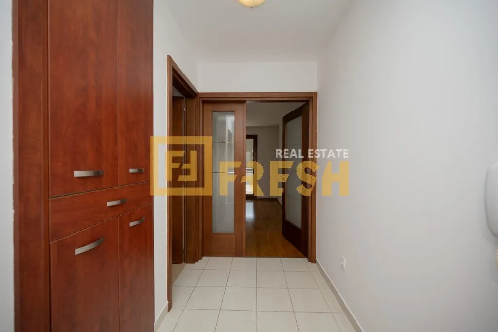 Izdavanje, dvosoban stan, 85m², Tološi, Podgorica