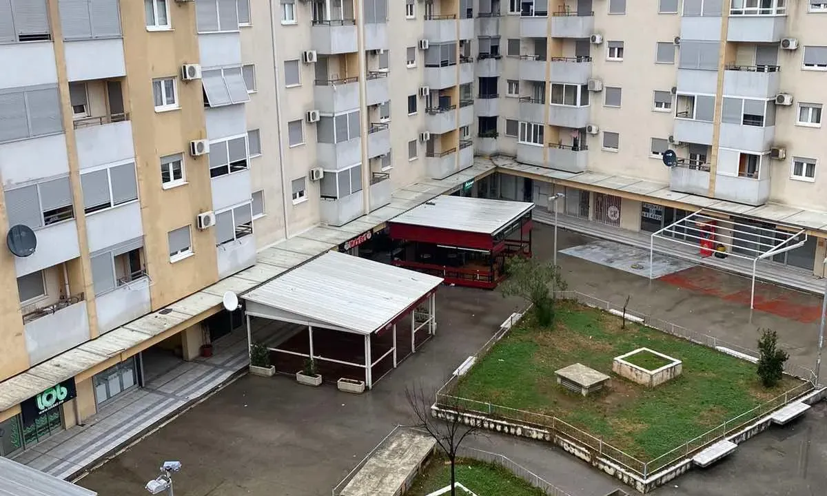 Izdavanje, dvosoban stan, 55m², Stari Aerodrom, Podgorica