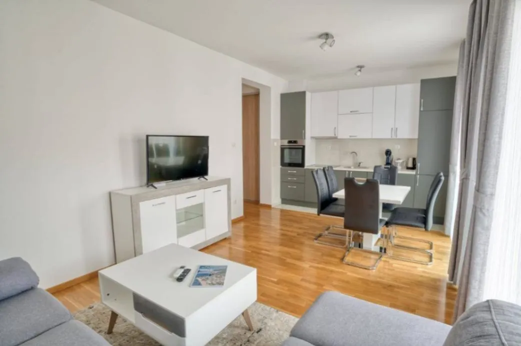 Rent, apartment, 70m², Bečići, Budva
