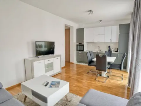 Rent, apartment, 70m², Bečići, Budva - image 3