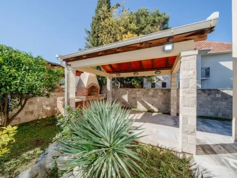 Prodaja, kuća, 123m², Radovići, Tivat