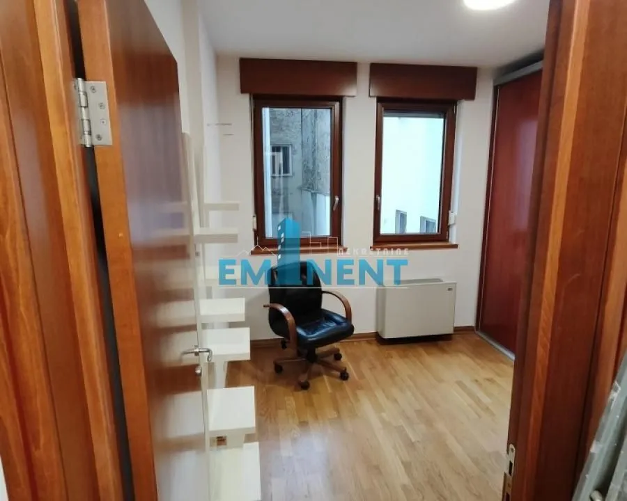 Rent, four bedroom apartment, 115m², Kalenić Pijaca, Vračar Sve Podlokacije