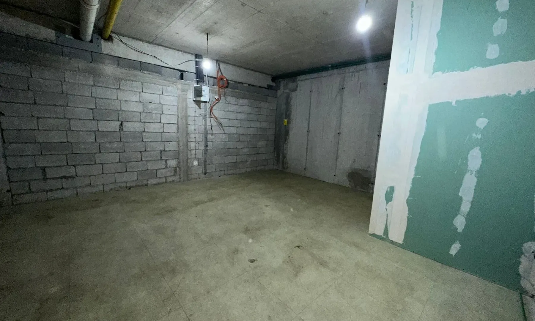 Rent, office space, 92m², Tološi, Podgorica