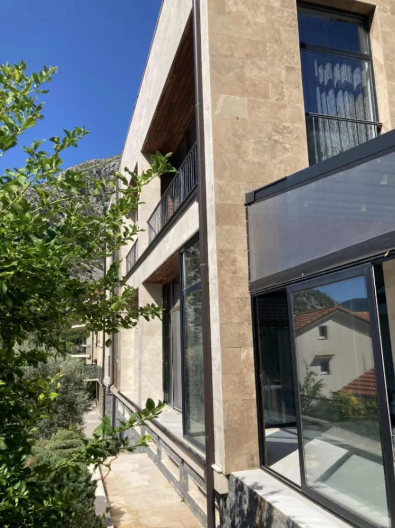 Prodaja, trosoban stan, 104m², Donji Orahovac, Kotor