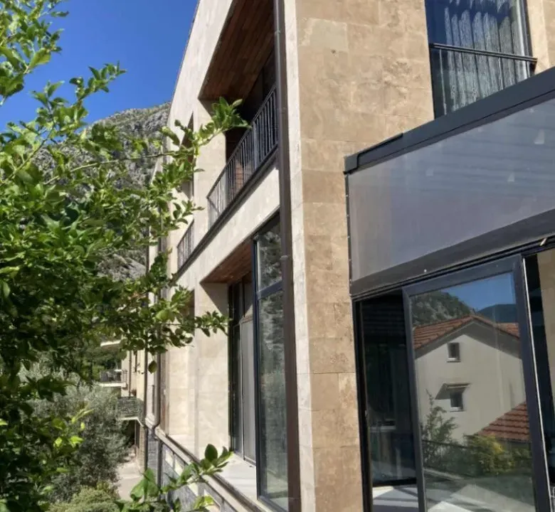 Sale, three bedroom apartment, 104m², Donji Orahovac, Kotor