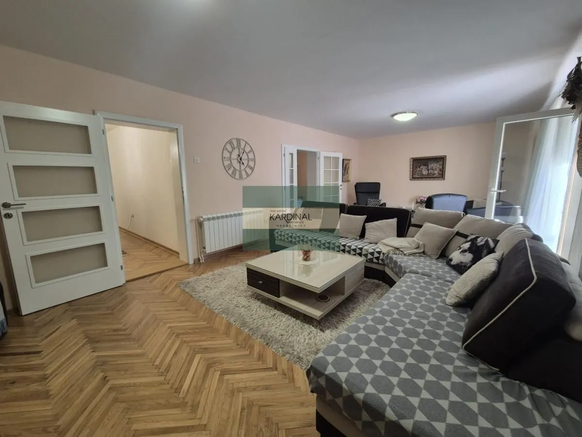 Prodaja, kuća, 379m², Trnava, Jagodina