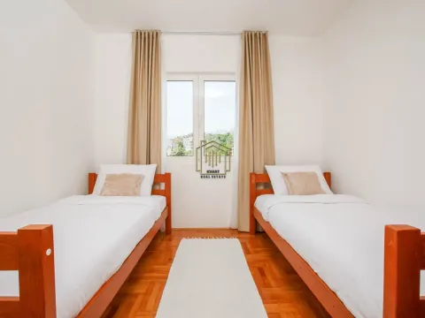 Rent, two bedroom apartment, 70m², Dobrota, Kotor - image 5