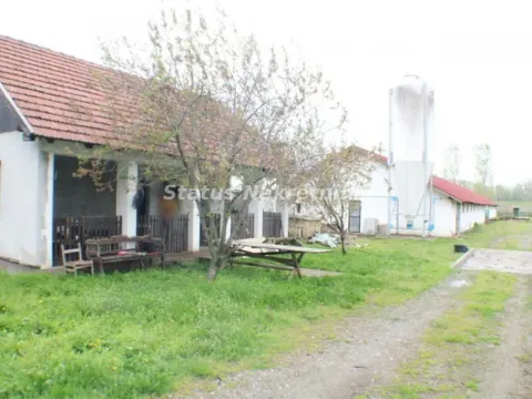 Poslovni prostor in Titel