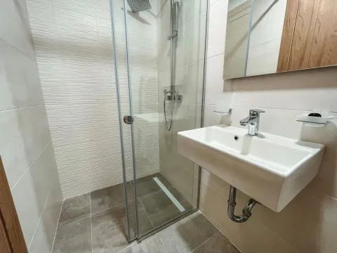 Izdavanje, dvosoban stan, 70m², Master Kvart, Podgorica - image 6