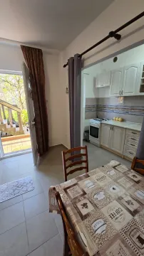 Izdavanje, jednosoban stan, 45m², Mažina, Tivat - image 4