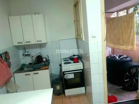 Sale, two bedroom apartment, 66m², Zemun Centar, Zemun Sve Podlokacije - image 3