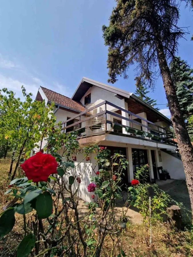 Prodaja, kuća, 290m², Sopot, Beograd