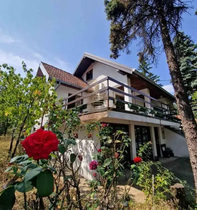 Prodaja, kuća, 290m², Sopot, Beograd