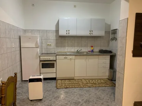 Izdavanje, jednosoban stan, 40m², Centar, Bar - image 8