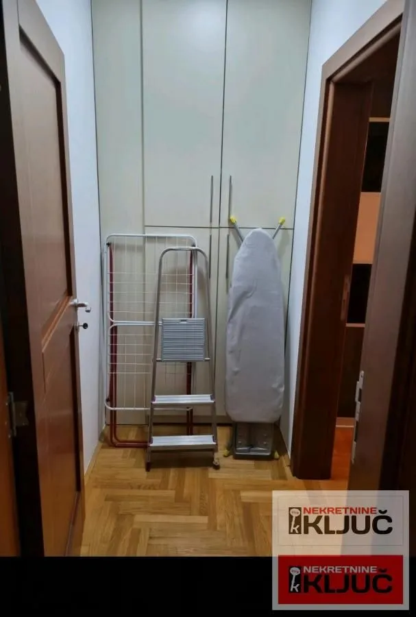 Izdavanje, dvosoban stan, 47m², Sajmište, Novi Sad