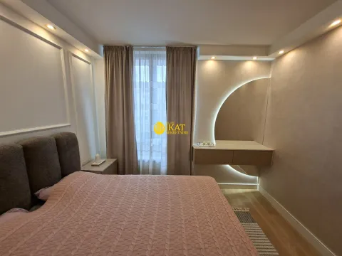 Izdavanje, trosoban stan, 74m², Savski Venac, Beograd - image 13