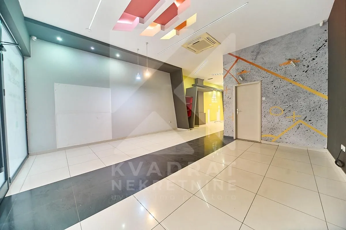Rent, office space, 223m², Momišići, Podgorica