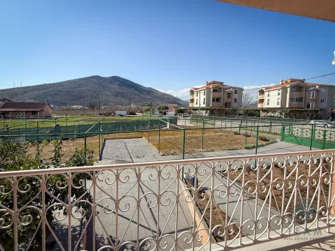 Rent, two bedroom apartment, 105m², Tološi, Podgorica - image 12