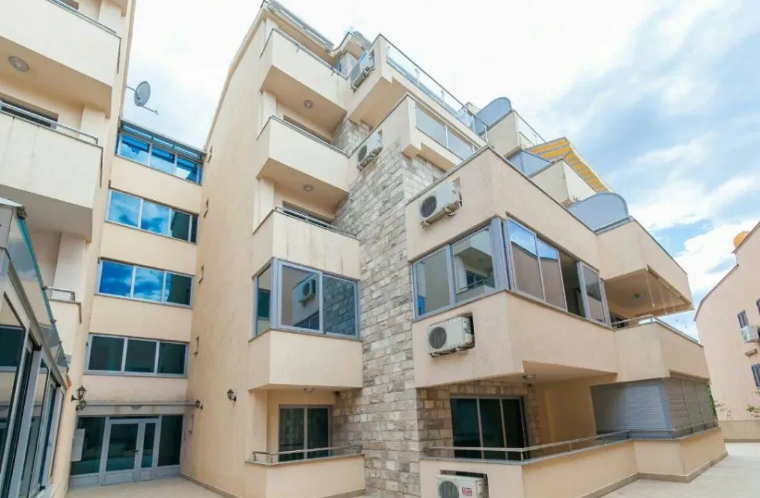 Sale, two bedroom apartment, 80m², Kamenovo, Budva