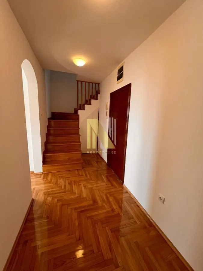 Prodaja, četvorosoban stan, 117m², Bulevar Evrope, Novi Sad Sve Podlokacije