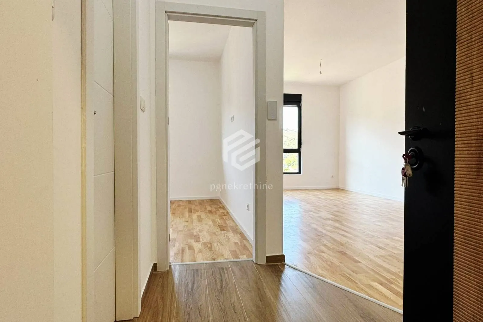 Prodaja, jednosoban stan, 45m², Tološi, Podgorica