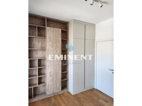 Izdavanje, trosoban stan, 85m², Stari Grad, Beograd - image 10