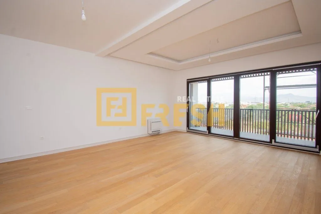 Prodaja, trosoban stan, 139m², Gornja Gorica, Podgorica