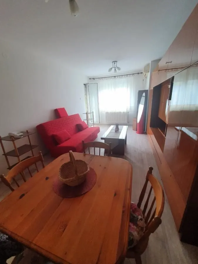 Izdavanje, jednosoban stan, 50m², Bulevar Evrope, Novi Sad Sve Podlokacije