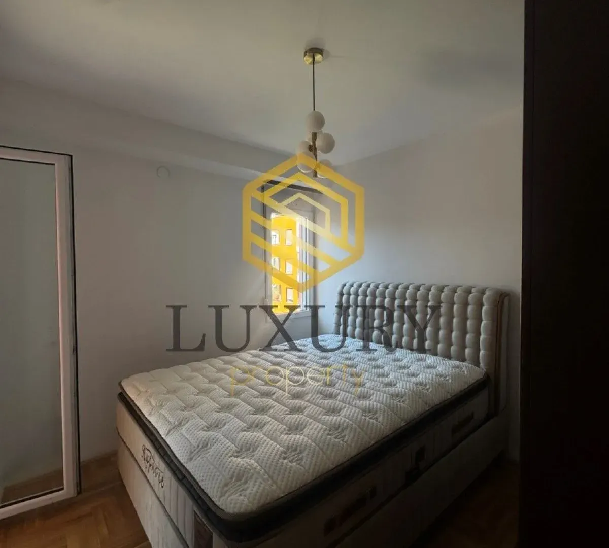 Izdavanje, trosoban stan, 92m², 1 maj, Podgorica