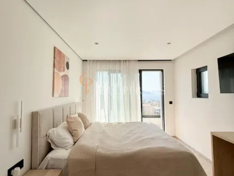 Rent, house, 330m², Centar, Tivat - image 10