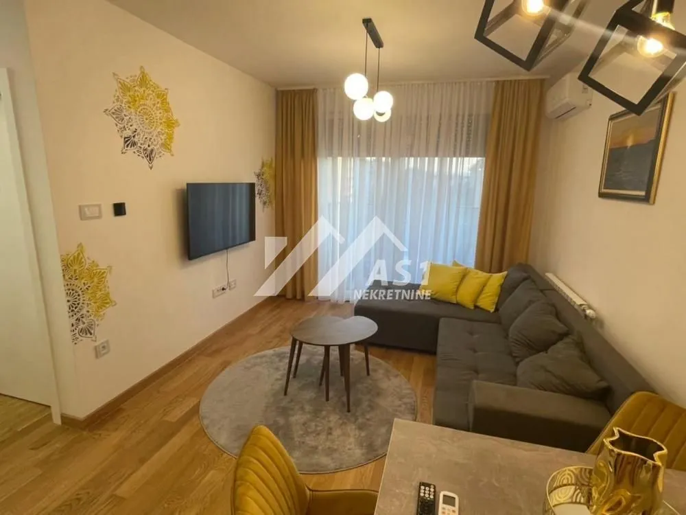 Izdavanje, dvosoban stan, 42m², Nova Detelinara, Novi Sad Sve Podlokacije