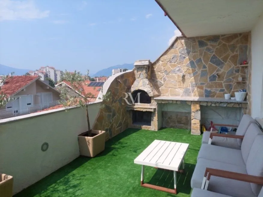 Prodaja, dvosoban stan, 61m², Centar, Tivat