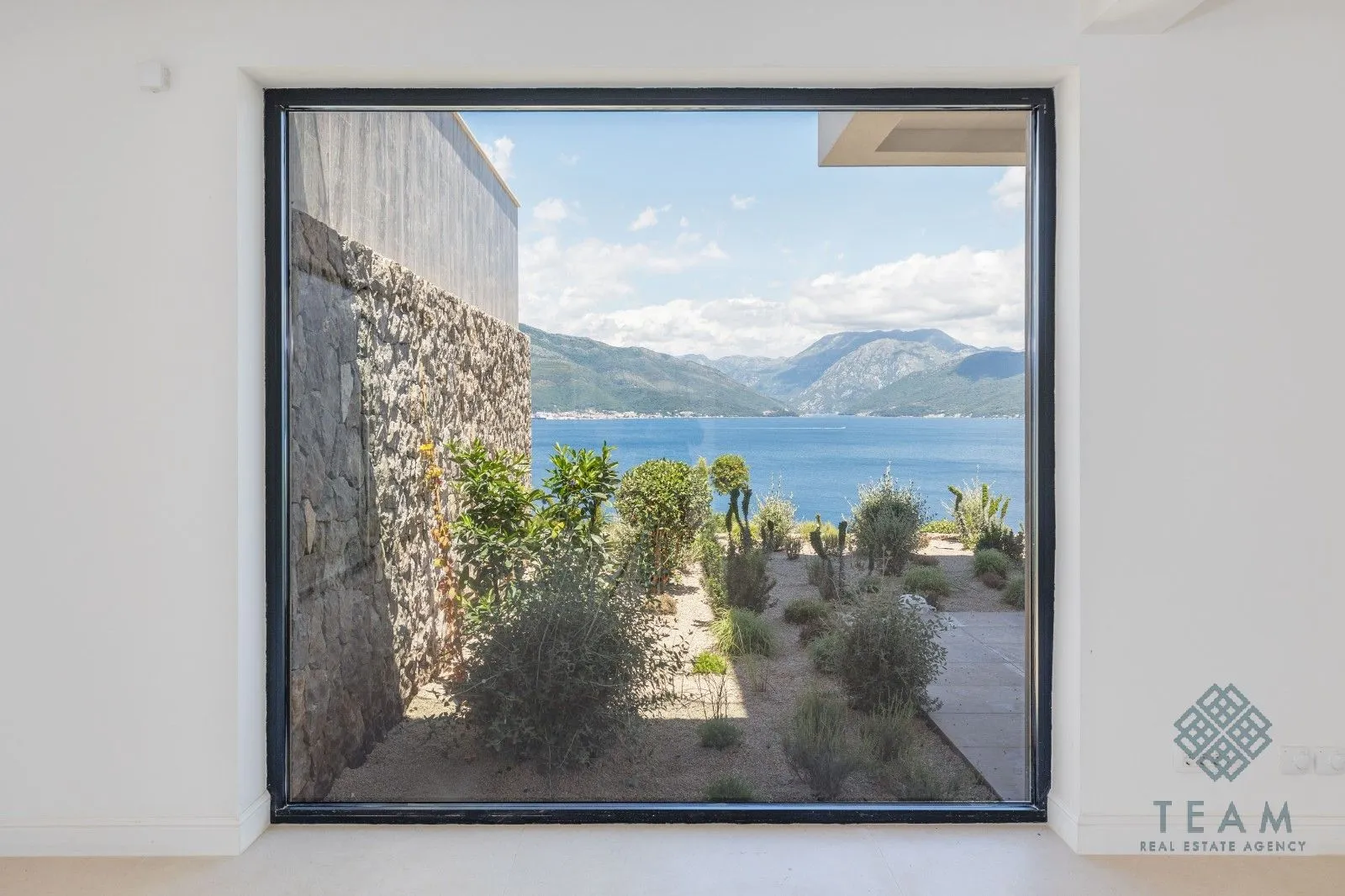 Sale, house, 328m², Krašići, Tivat