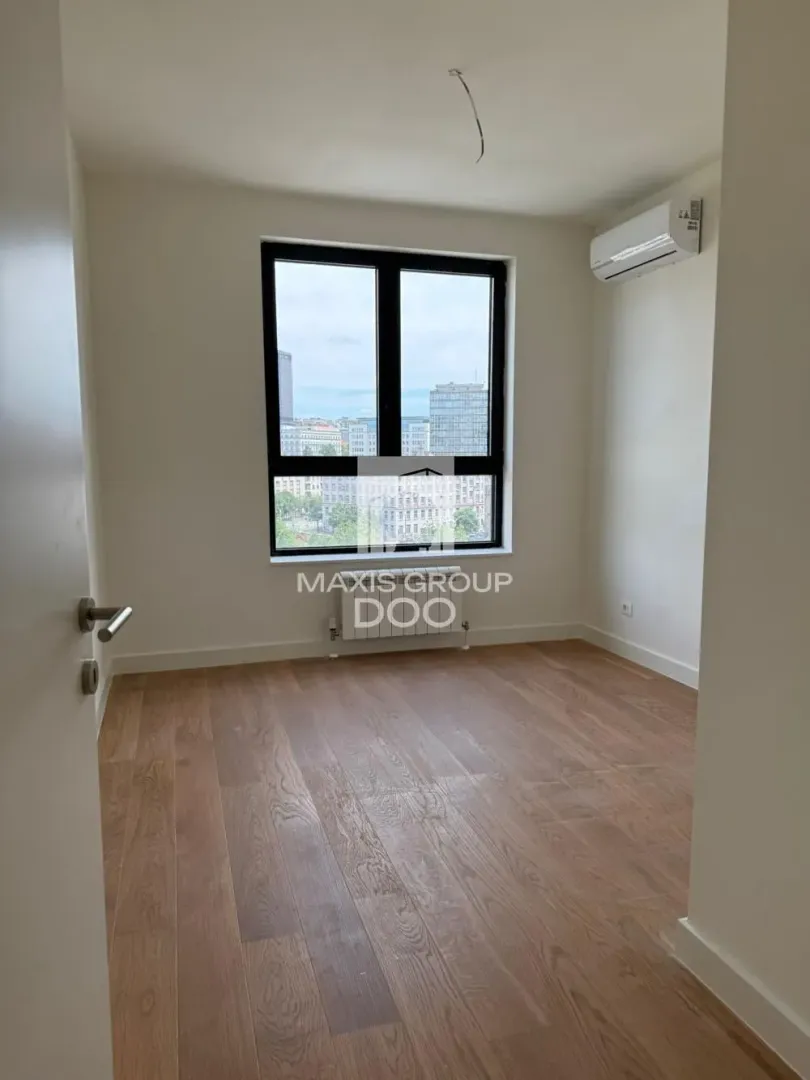 Izdavanje, trosoban stan, 80m², Savski Venac, Beograd