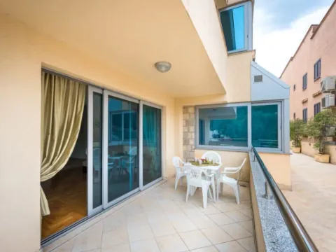 Sale, two bedroom apartment, 85m², Pržno, Budva - image 2