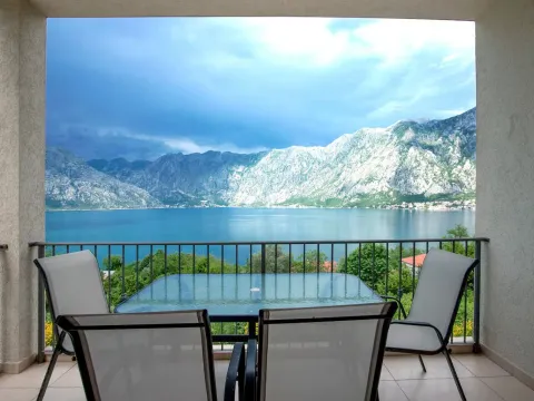 Prodaja, trosoban stan, 100m², Prčanj, Kotor - image 14