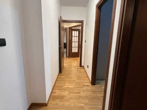 Izdavanje, dvosoban stan, 120m², City Kvart, Podgorica - image 9