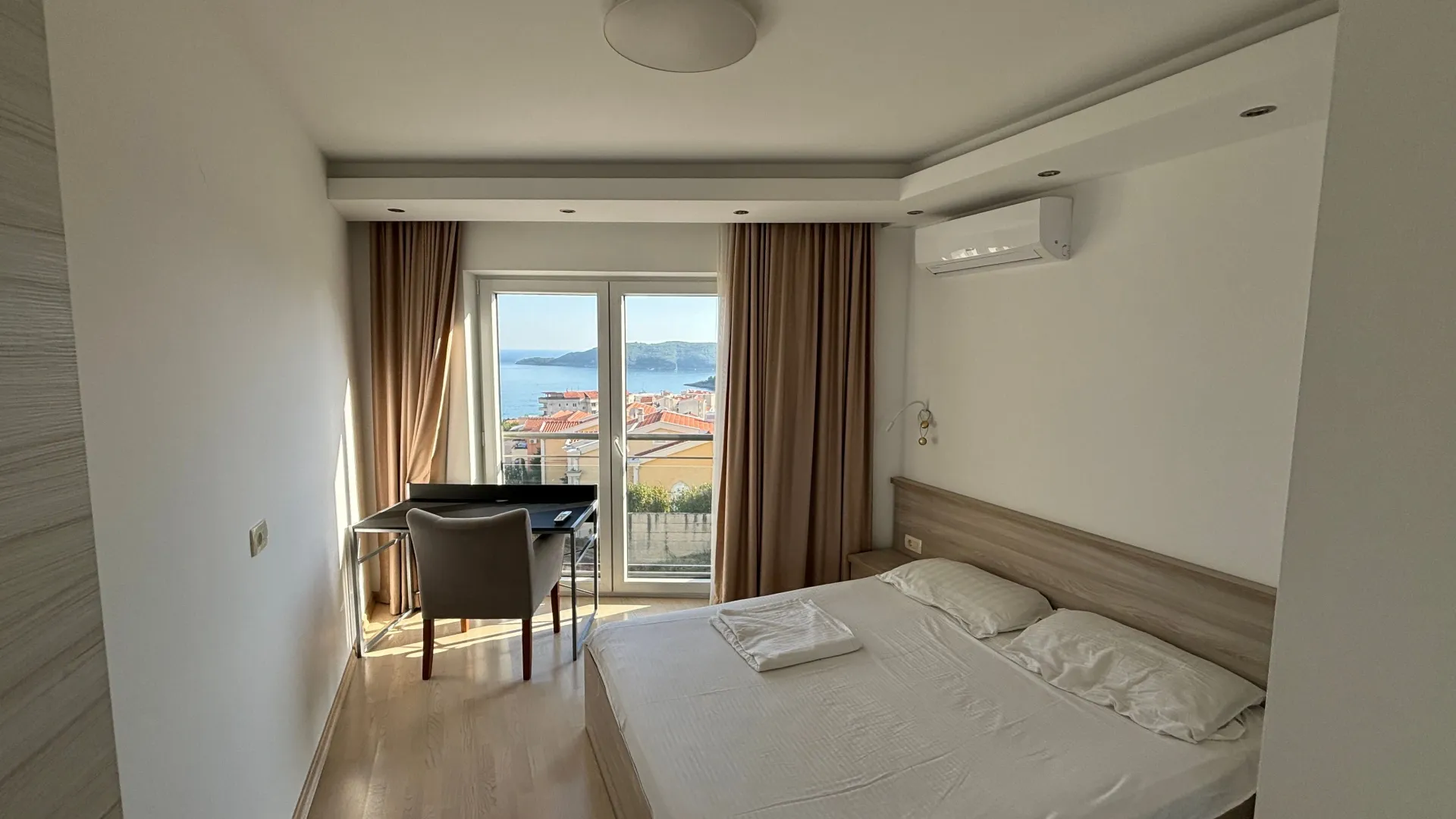 Rent, two bedroom apartment, 75m², Ivanovići, Budva