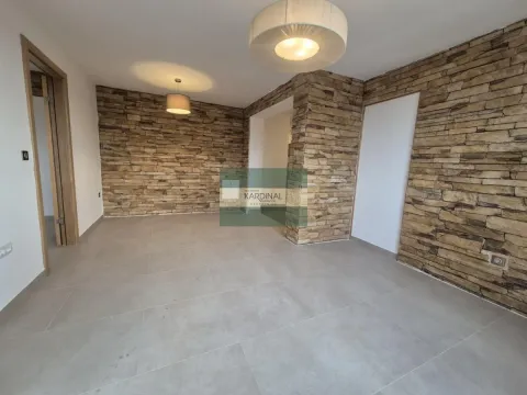 Prodaja, trosoban stan, 77m², Vašarište, Jagodina - image 2