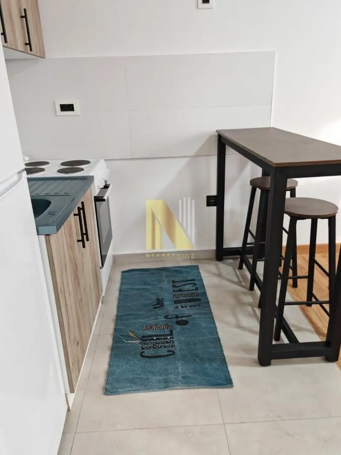 Izdavanje, jednosoban stan, 41m², Petrovaradin, Novi Sad