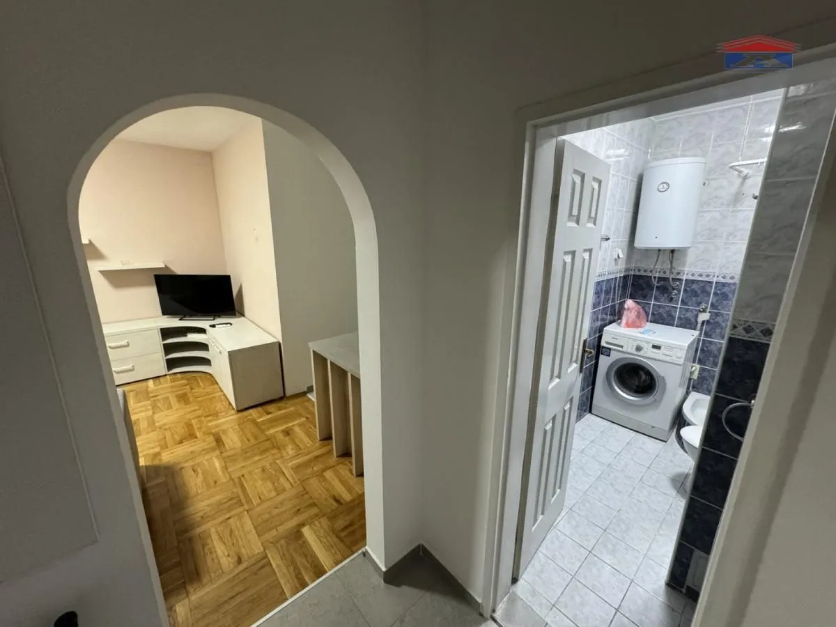 Izdavanje, garsonjera, 25m², Grbavica, Novi Sad Sve Podlokacije