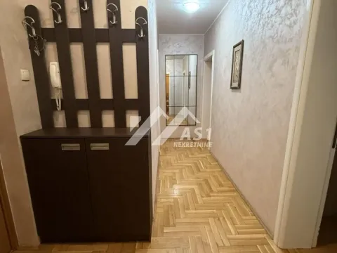 Izdavanje, trosoban stan, 62m², Bulevar Evrope, Novi Sad Sve Podlokacije - image 10