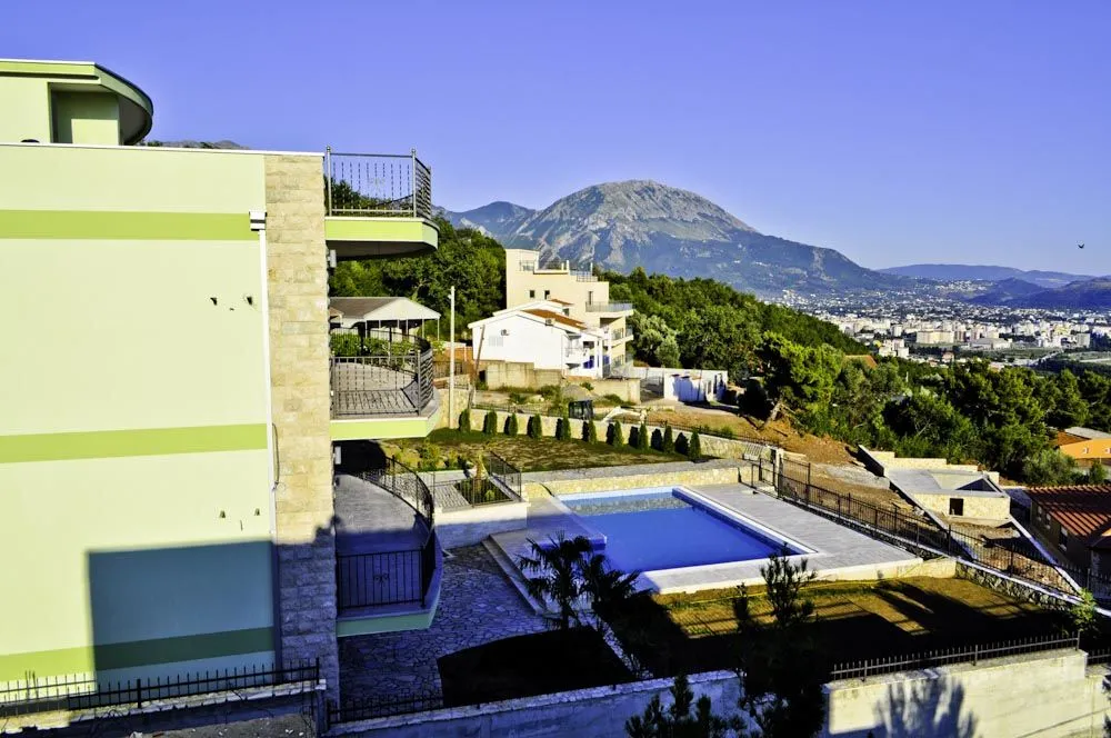 Sale, house, 600m², Šušanj, Bar
