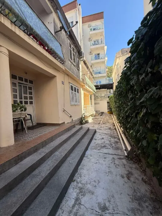 Prodaja, dvosoban stan, 62m², Podkošljun, Budva